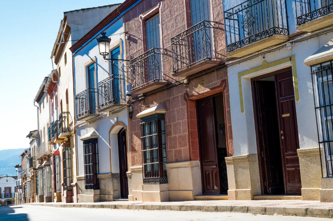 Ruta De Un Día Por Almargen Y El Banco Gigante Que No Te Puedes Perder